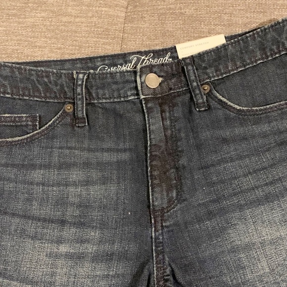 NWT Universal Threads high rise jean shorts 6 - Picture 4 of 9